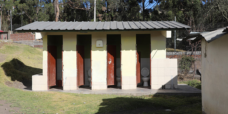 INAUGURACIÓN_BATERIA_SANITARIA_U.E._VELASCO_IBARRA_PARA_WEB_8.jpg