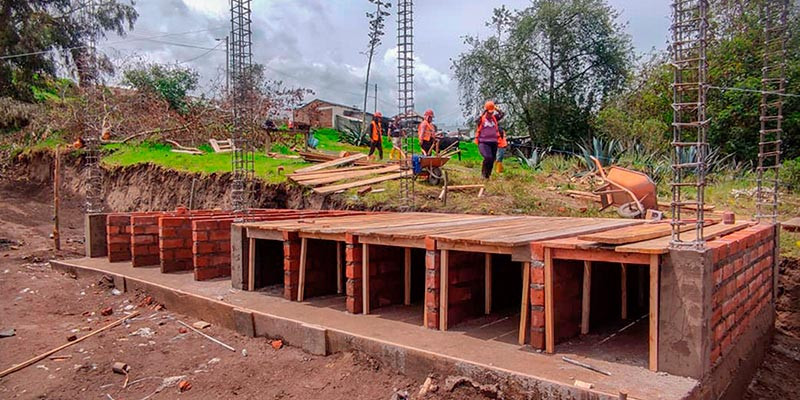 AVANZA LA CONSTRUCCIÓN DE BÓVEDAS EN EL CEMENTERIO PARROQUIAL DE CEBADAS 