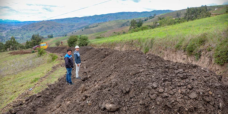 MEJORANDO LA VIALIDAD EN SANTA ROSA DE LIMA