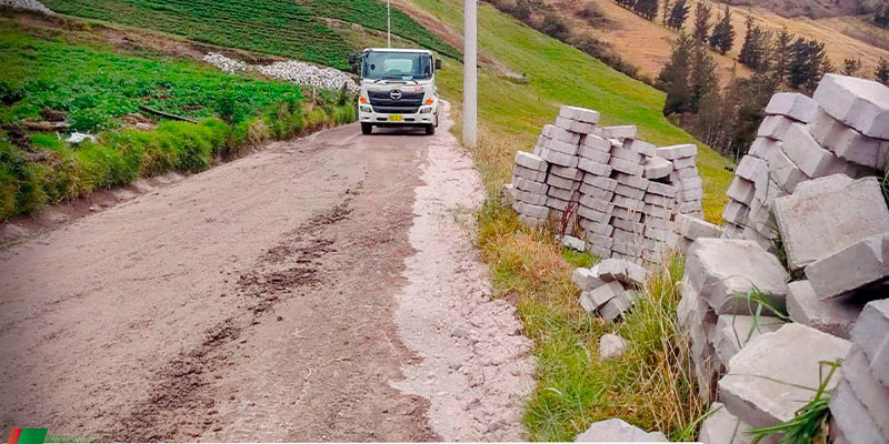 INICIO DE TRABAJOS DE ADOQUINADO EN LA COMUNIDAD GRANJAS DE SUTIPUD 