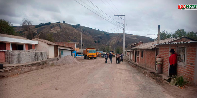 LA COMUNIDAD CECEL AIRON INICIA EL PROYECTO DE ADOQUINADO 